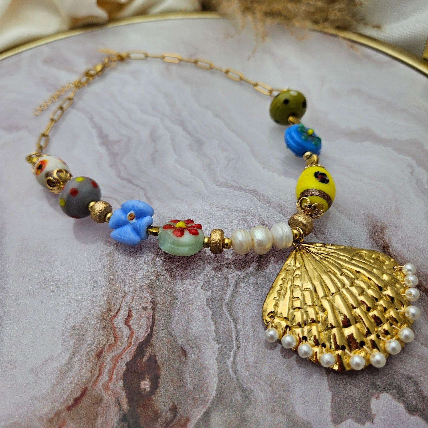 Collares