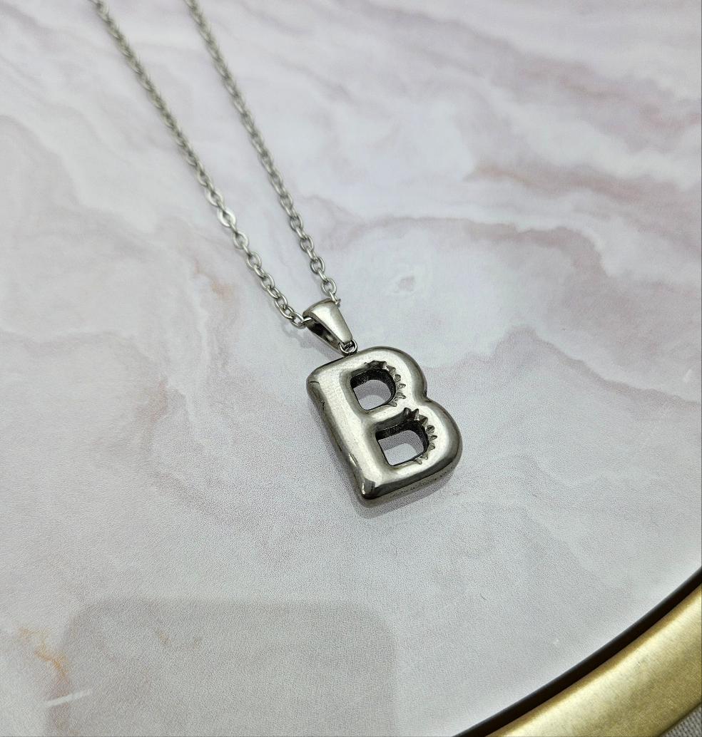 Collar Inicial B