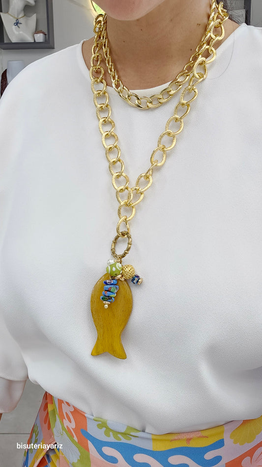 Collar largo pez