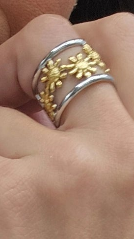 Anillo flores dos tonos