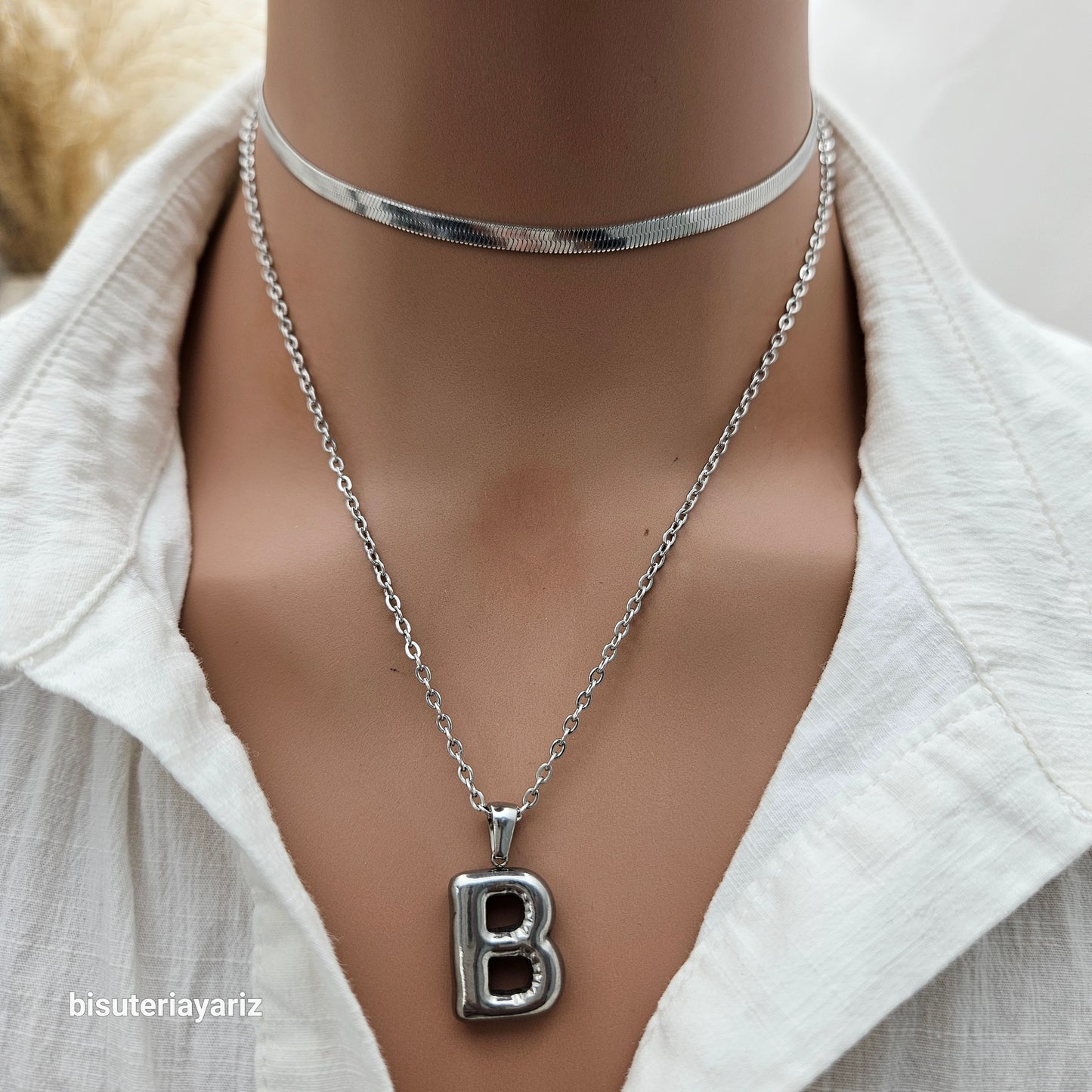 Collar Inicial B