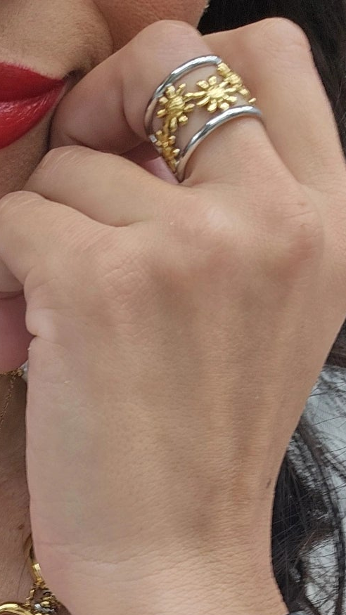 Anillo flores dos tonos