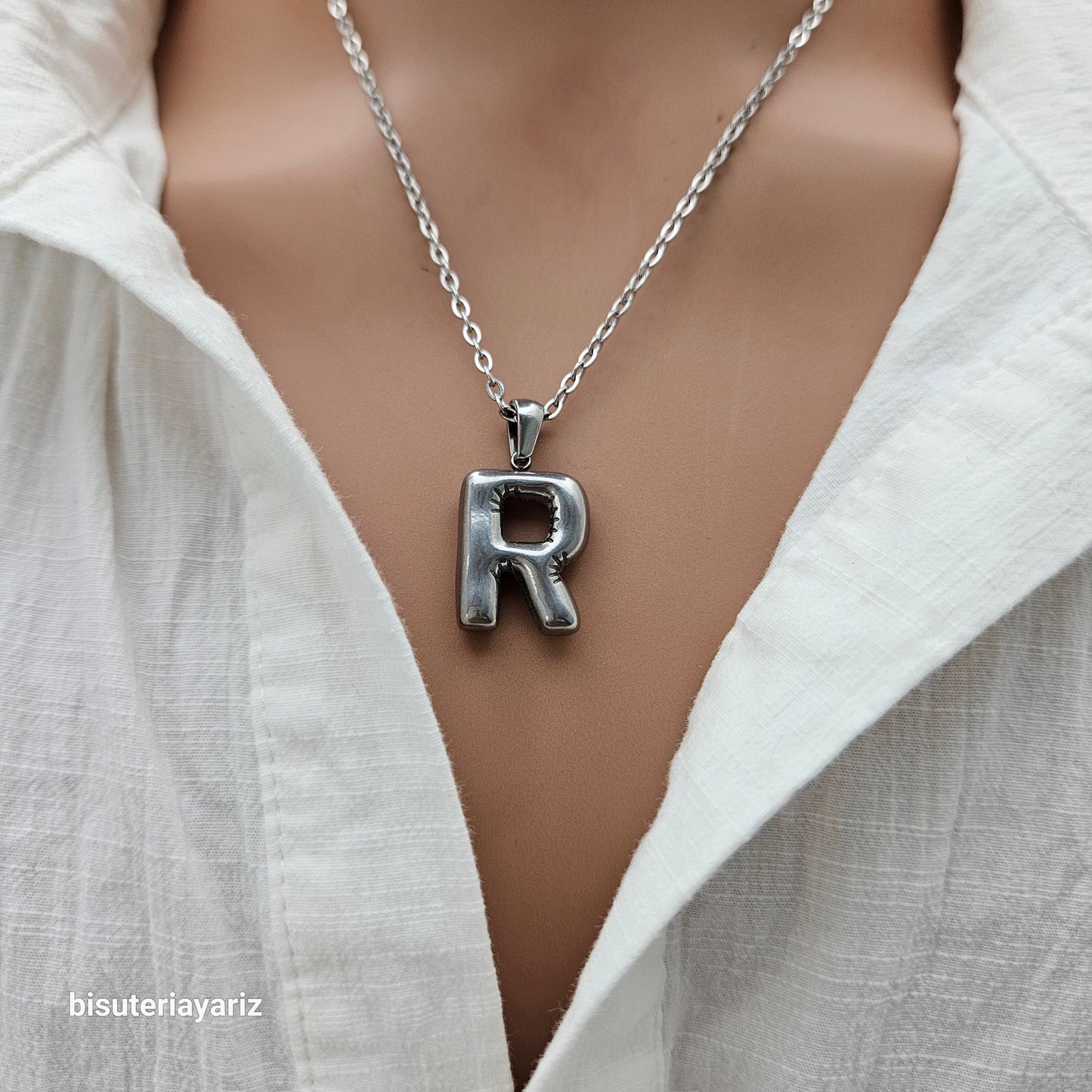 Collar Inicial R