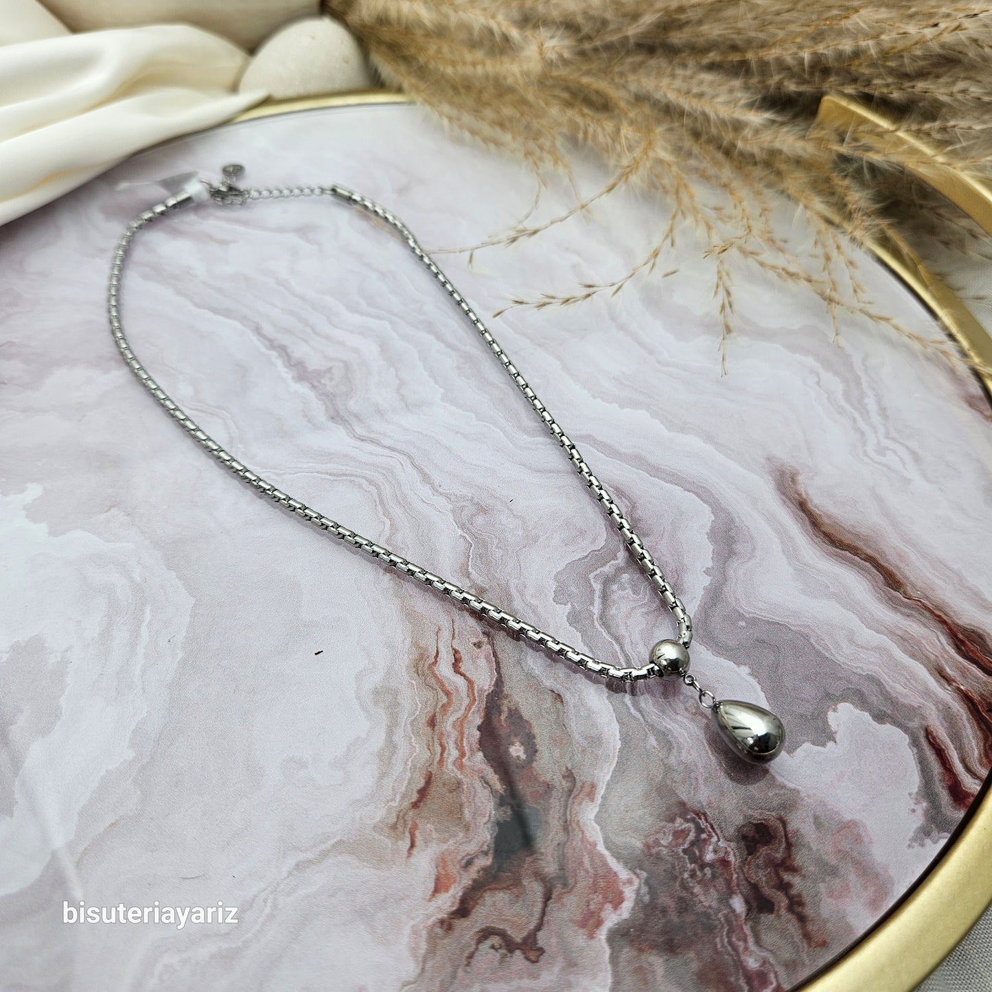 Collar Gota